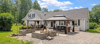 5 Bedroom/5 Bathroom NH Getaway