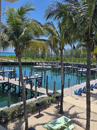 Soothing 2-bedroom 2 1/2 bath condo in Blue Marlin Cove West End Grand Bahamas