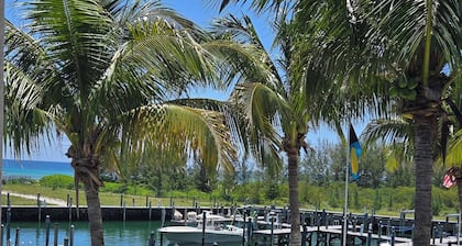 Soothing 2-bedroom 2 1/2 bath condo in Blue Marlin Cove West End Grand Bahamas