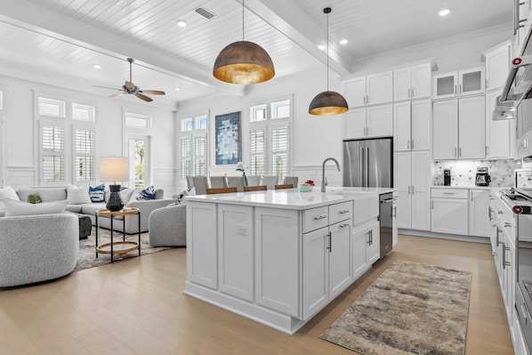 المنشأة من الداخل