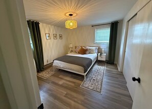 2 Schlafzimmer, Schreibtisch, Bügeleisen/Bügelbrett, WLAN