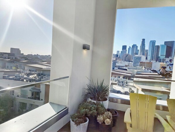 Property grounds - Deluxe 2-Bedroom Stay in the Heart of Los Angeles (Los Angeles)