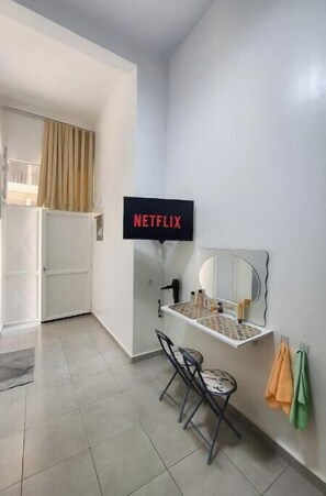 1 bedroom, internet