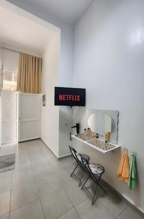 1 bedroom, internet