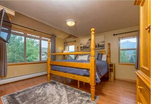 3 室のベッドルーム、アイロン / アイロン台、WiFi (無料)、ベッドシーツ