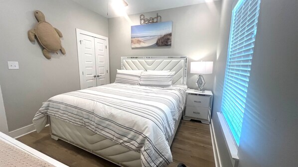 2 bedrooms, iron/ironing board, WiFi, bed sheets - Utopia Upgrade at The Oasis (Rockport)