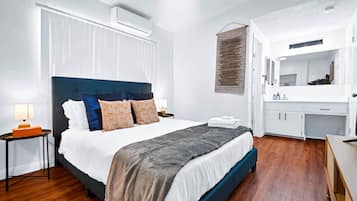 1 habitación, tabla de planchar con plancha, wifi gratis y ropa de cama