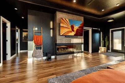 3BR Family Villa • Hot Tub, Game Room, Views • Near Zion & Bryce