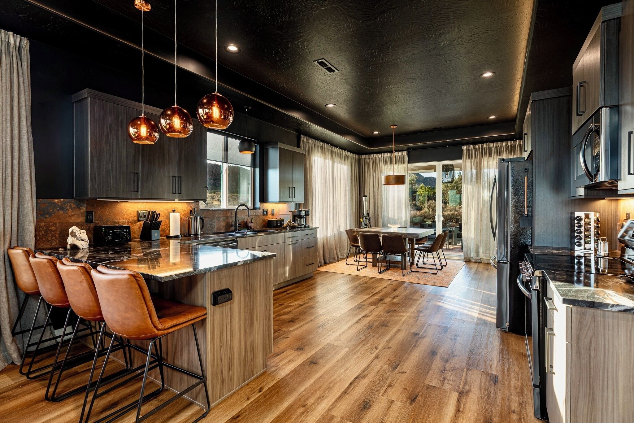 Microondas, horno, parrilla de estufa y lavavajillas 