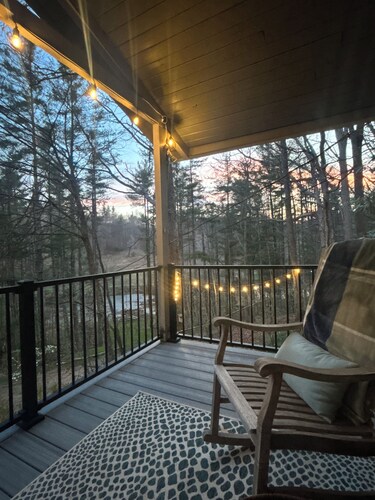 Hello Spring! River Front/Access! Pet Friendly, Fenced Yard! River Breeze Cabin