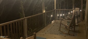 Hello Spring! River View & Access! Pet Friendly, Fenced Yard! River Breeze Cabin