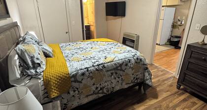 The Red Door - 1 Apartment, you’re welcomed with love!