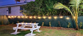2 Bedroom Garden Oasis near Beach, Airport, Nightlife