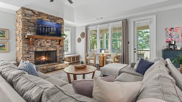 TV connectée, cheminée