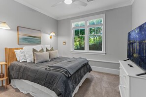 4 habitaciones, tabla de planchar con plancha y cuna de viaje 