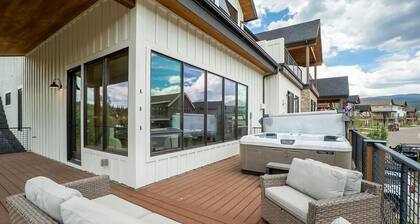 Brand-New Mountain Townhome | Private Hot Tub