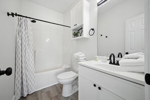 Shower, hair dryer, towels - Sand steps | golf shots | your coastal condo | Magnolia Place 4737-204 (Myrtle Beach)