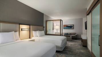 Premium bedding, in-room safe, desk, laptop workspace