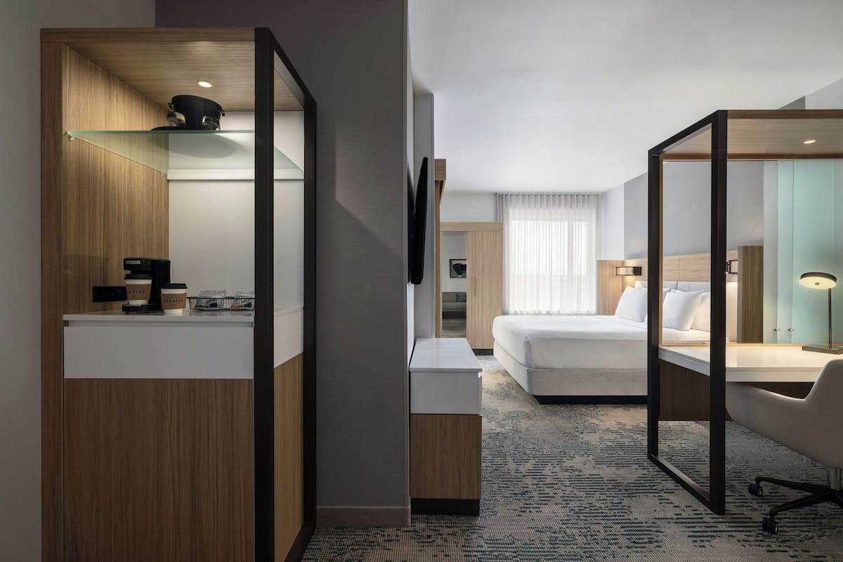 Suite, 1 King Bed | Living area