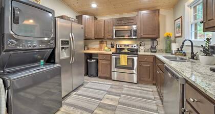 Cozy Mountainside Studio Nestled in the Trees