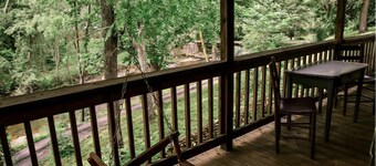 Hummingbird Cabin: 2-night minimum