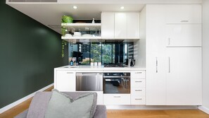 Kühlschrank, Ofen, Herdplatte, Geschirrspüler