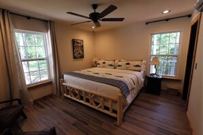 4 bedrooms, iron/ironing board, WiFi, bed sheets