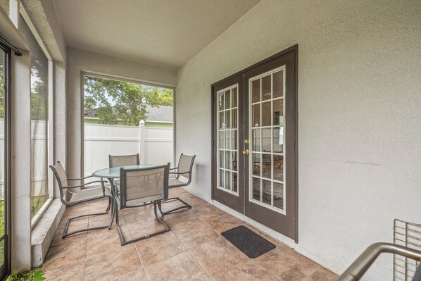 Outdoor dining