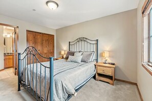 3 bedrooms, free WiFi, bed sheets