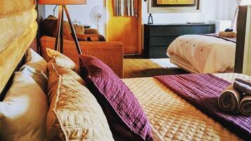 15 bedrooms, WiFi, bed sheets