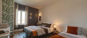 Ancien monastÚre transformé en auberge de 15 chambres à louer en entier