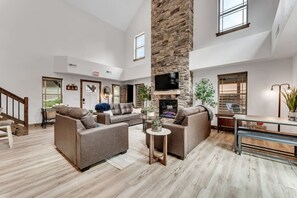 Télévision, cheminée