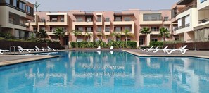Pool - Luxury apartment | Sophisticated design, poolside. (Marrakech)