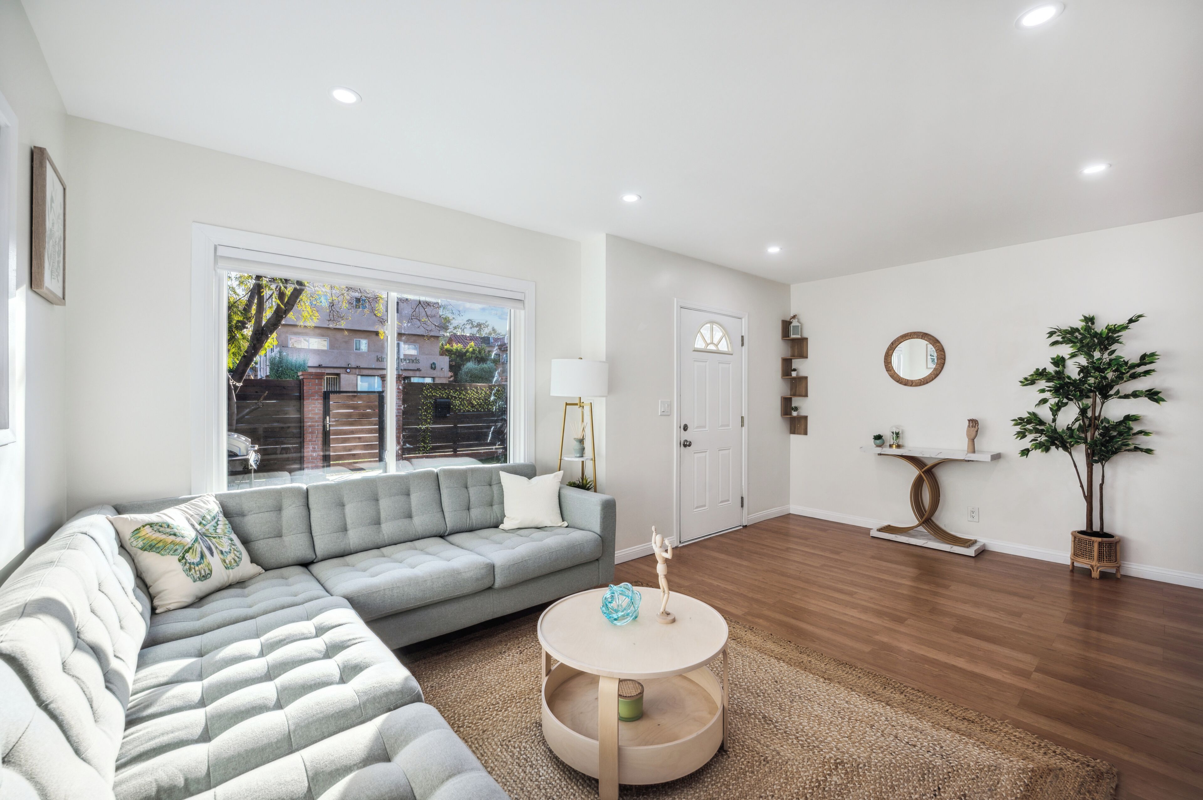 Smart TV, videojuegos, reproductor de DVD y libros 