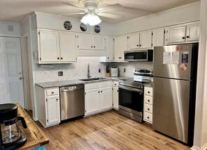 Fridge, microwave, oven, stovetop - 2 Bedroom Oceanview Condo at Sea Cabin! Sleeps 5! (North Myrtle Beach)