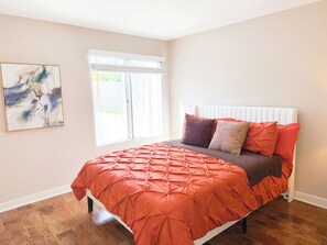 2 bedrooms, iron/ironing board, Internet, bed sheets