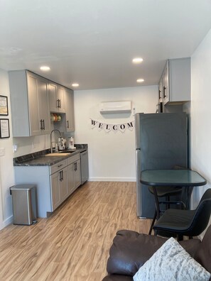 Interior - Goodturn Cottage (Cody)