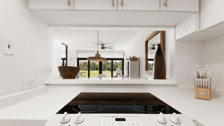 Coastal Living With Golf Course Vistas Otium