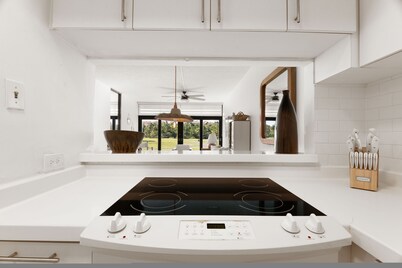Coastal Living With Golf Course Vistas Otium