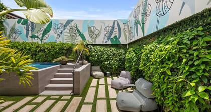 At Oceanpark Cocktail Bar AC Saltwater Pool