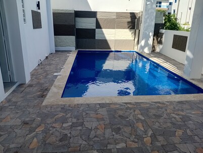 Azure Breeze Hotel, Vive el Caribe!