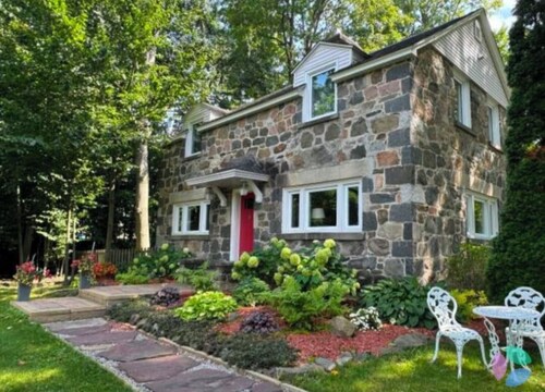 Charming English Cottage, perfect to experience autumn colors and winter sports