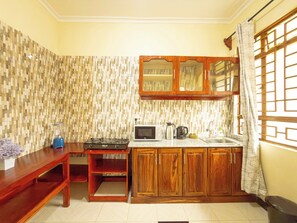 電子レンジ、オーブン、コンロ