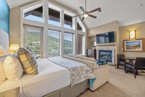 3 bedrooms, iron/ironing board, WiFi, bed sheets - Stunning Ski-In/Ski-Out Condo In Heart of Beaver Creek Village W/ Free Breakfast (Beaver Creek)