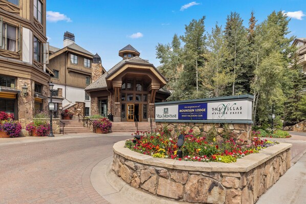 Exterior - Stunning Ski-In/Ski-Out Condo In Heart of Beaver Creek Village W/ Free Breakfast (Beaver Creek)