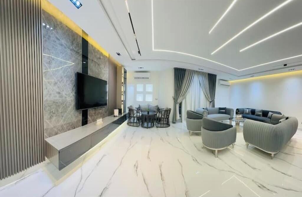 المنشأة من الداخل