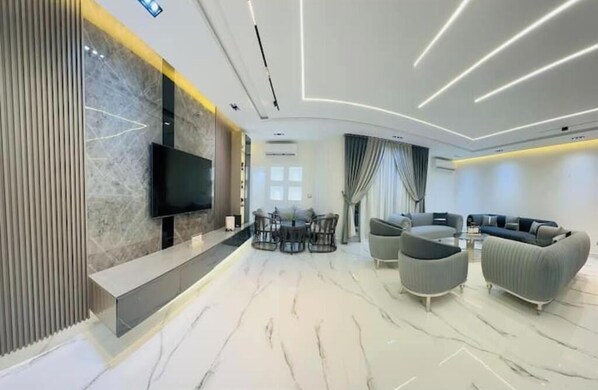 Interior - Hjertet av Al Mohandiseen (Giza Governorate)