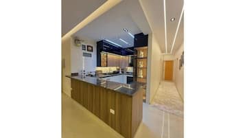 Fridge, oven, stovetop, electric kettle