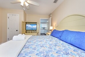 4 bedrooms, desk, iron/ironing board, travel crib