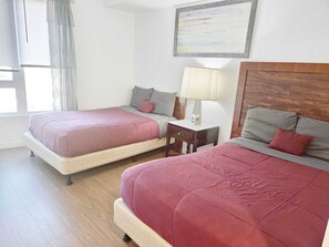 Iron/ironing board, free WiFi, bed sheets